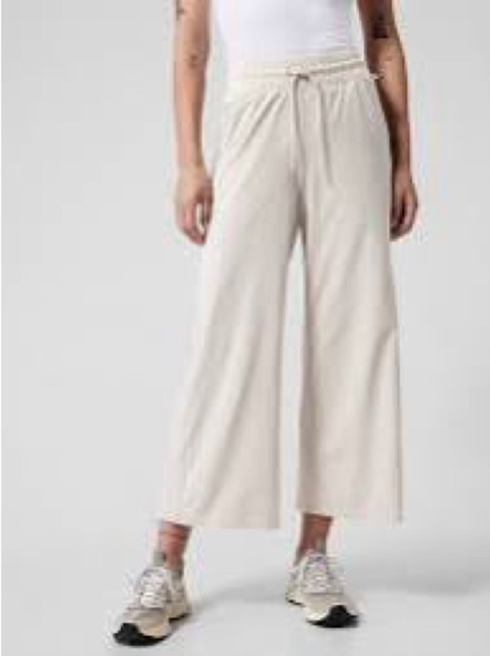 Athleta Avenue Wide Leg Crop Pants khaki tan beige lightweight 8 travel casual